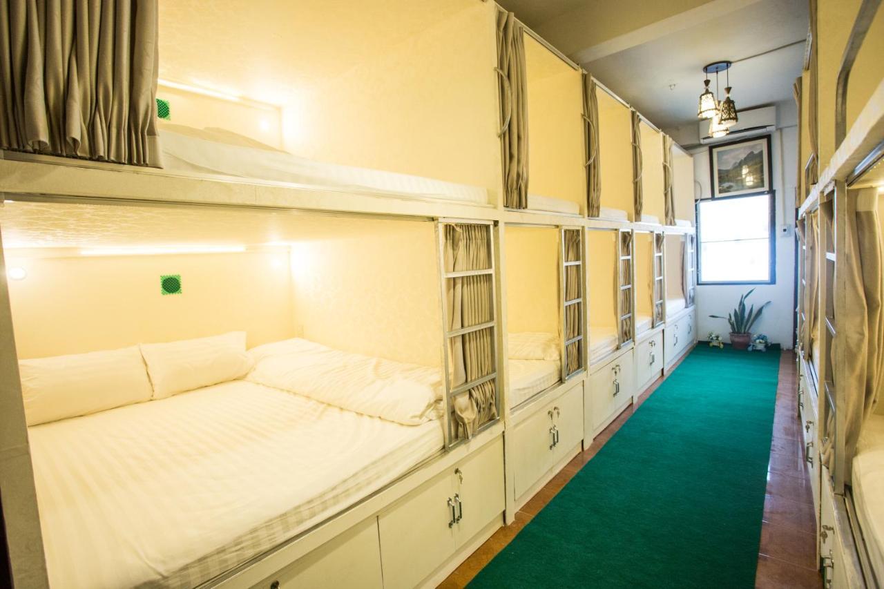 Green Box Capsule Hostel & Hotel В'єнтьян Екстер'єр фото